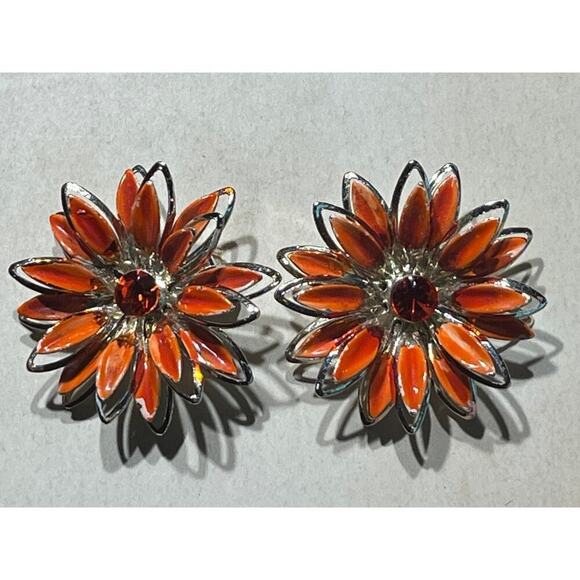 Beautiful Orange Flower Clip On Ear Rings. Orange Jewel in Center. Orange.silver - Picture 3 of 7